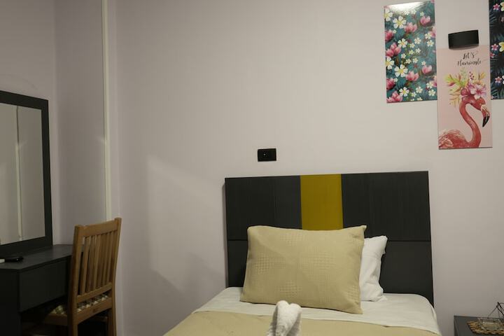 Room 11 of 40