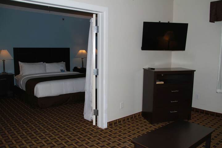 1 King Accessible Comast Bathtb Full Breakfast (21 of 21)
