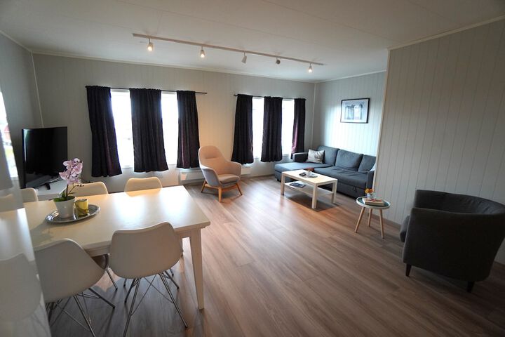 Room 2 of 24