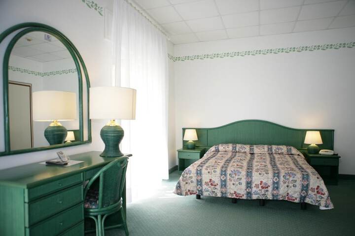 Room 15 of 44