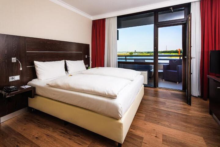 Room 2 of 12