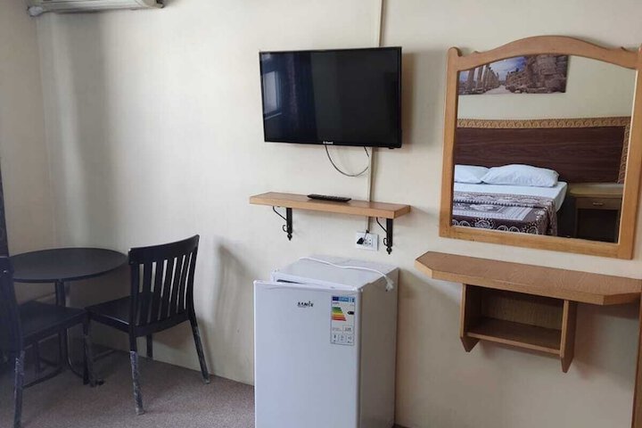 Room 8 of 34