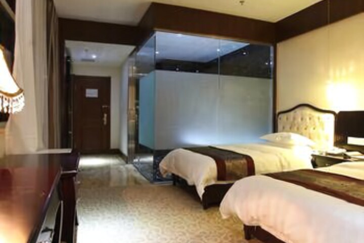 Room 5 of 7
