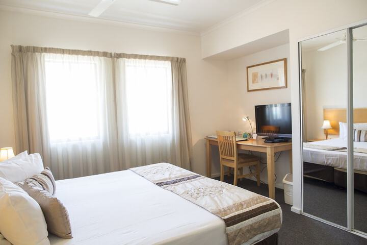 Room 4 of 42
