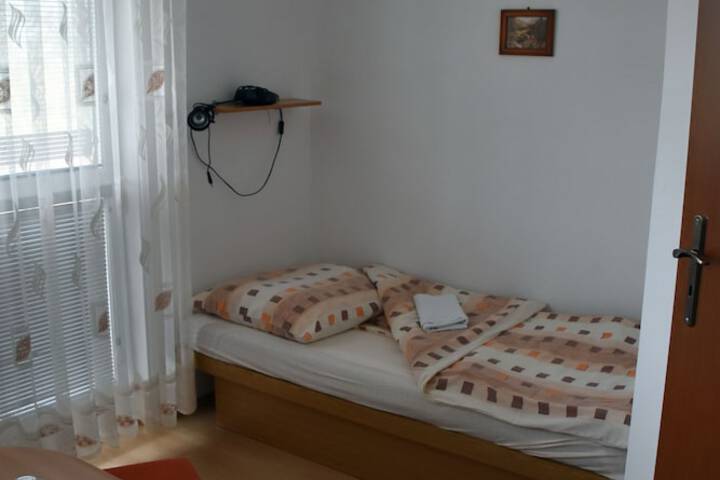 Room 12 of 41