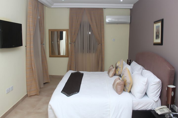 Room 5 of 23