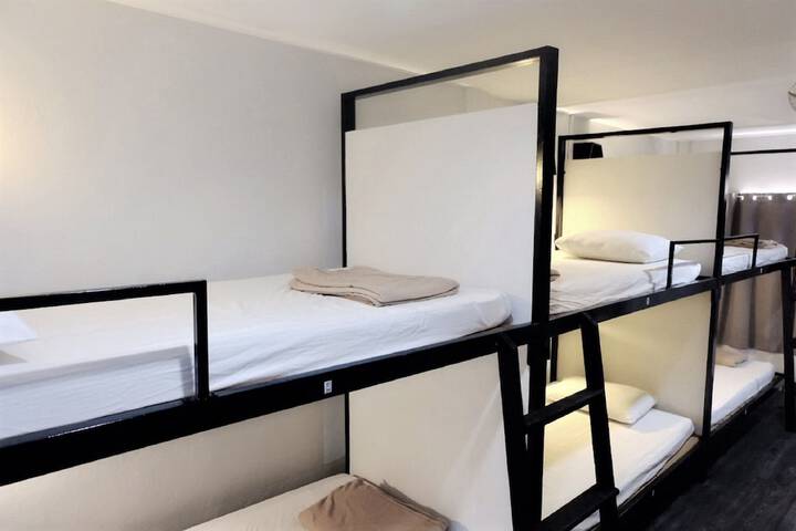 Room 11 of 35