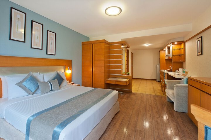 Room 15 of 50