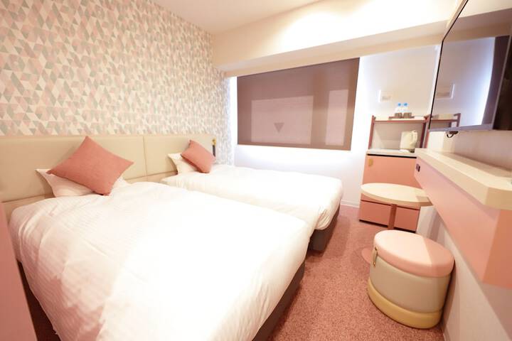 Room 8 of 62
