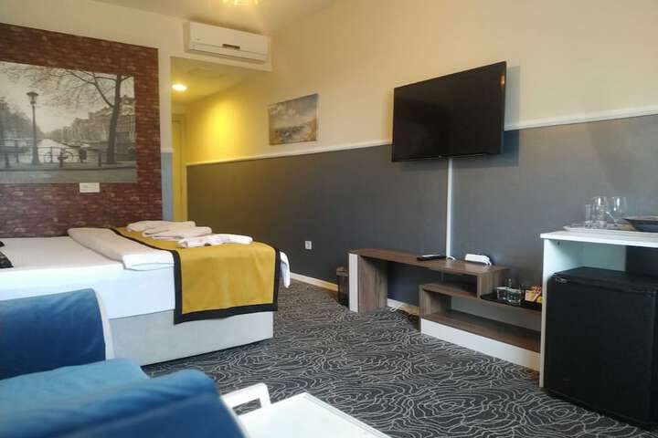 Room 42 of 88