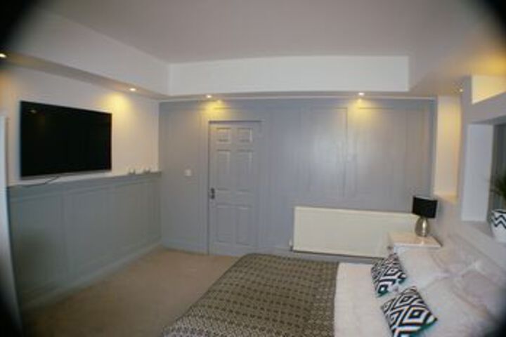 Room 21 of 32
