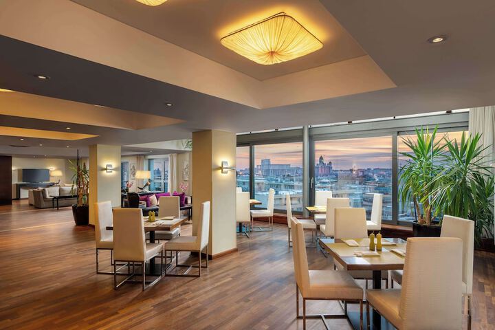 Lounge 175 of 214
