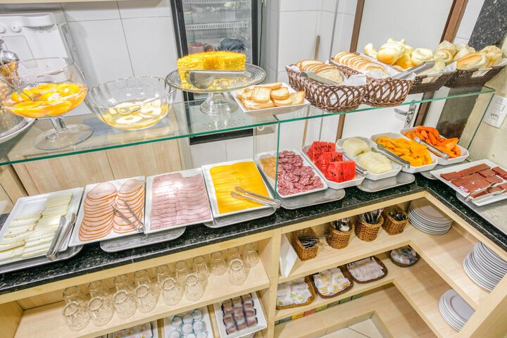 Dining 41 of 44