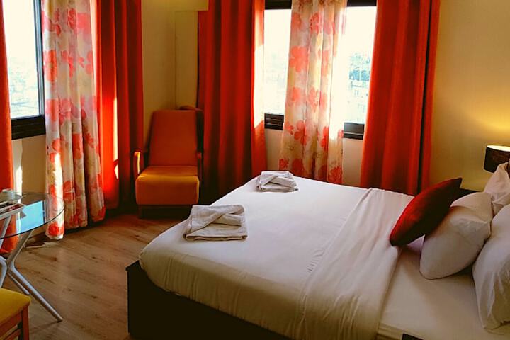 Room 18 of 68