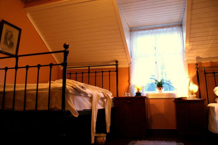 Room 14 of 43