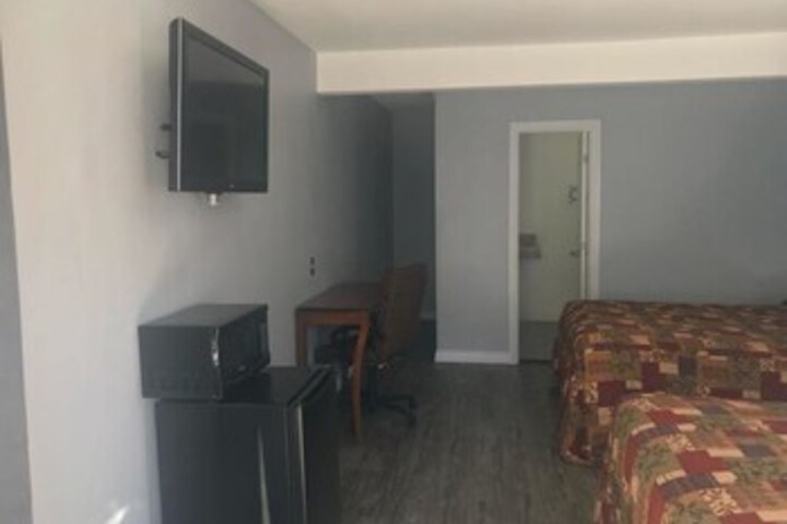 Room 4 of 20