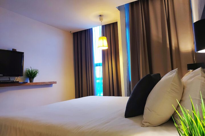 Room 14 of 28