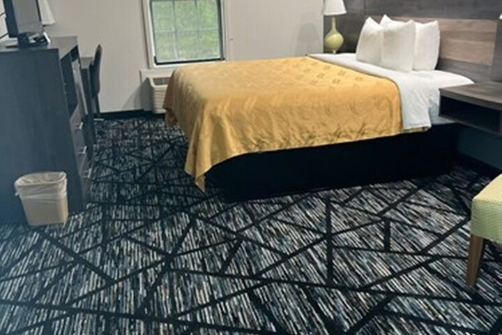 1 King Bed (8 of 13)