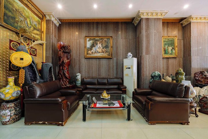 Entrance & Lobby