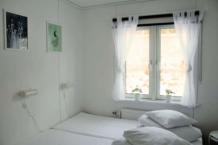 Room 11 of 37