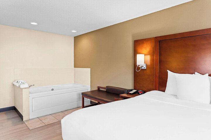 1 King Bed (21 of 21)