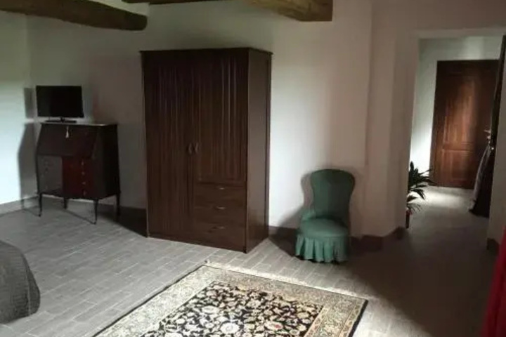 Room 3 of 10
