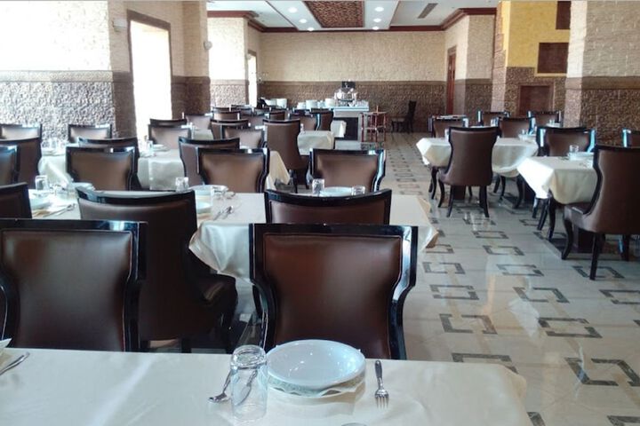 Dining 48 of 59