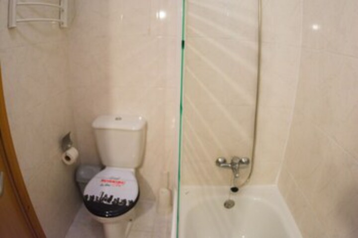 Room 2 of 20