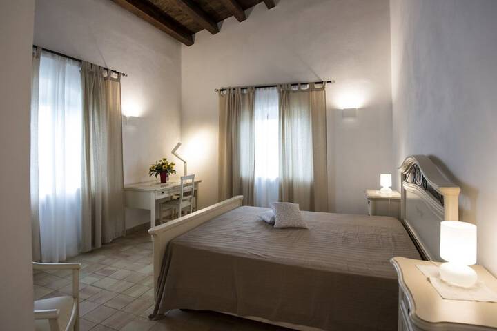 Room 2 of 26
