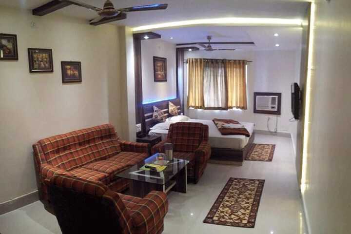 Room 19 of 36