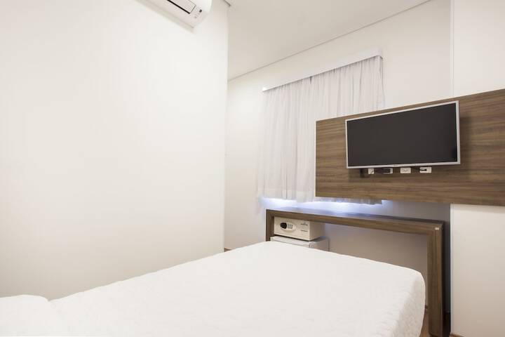 Room 6 of 38