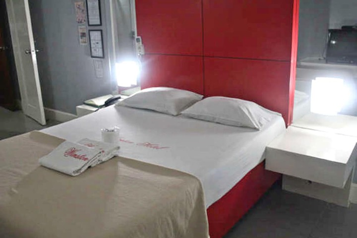 Room 11 of 26