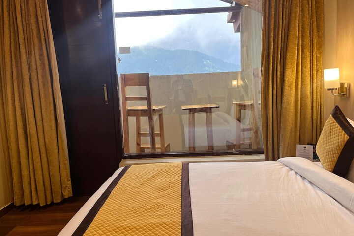 Room 25 of 107