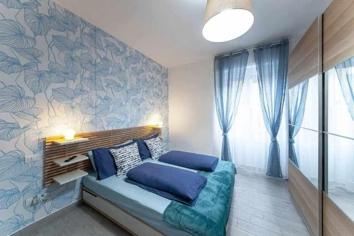 Room 2 of 2