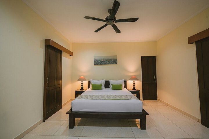 Room 12 of 98