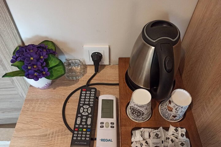Breakfast/Coffee Service 24 of 62