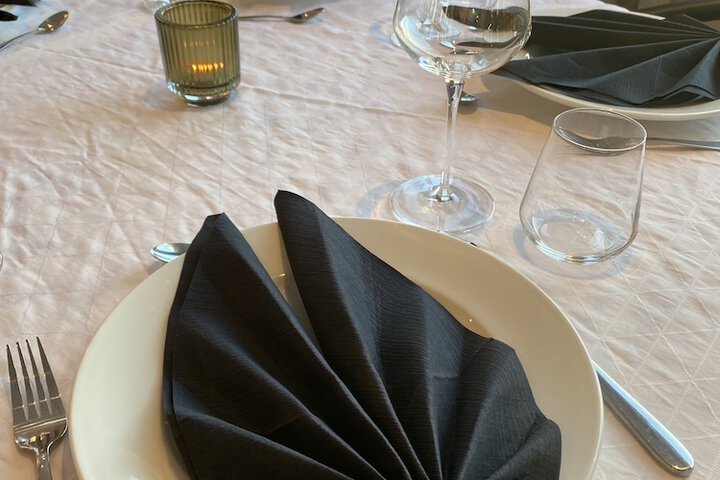Dining 31 of 40