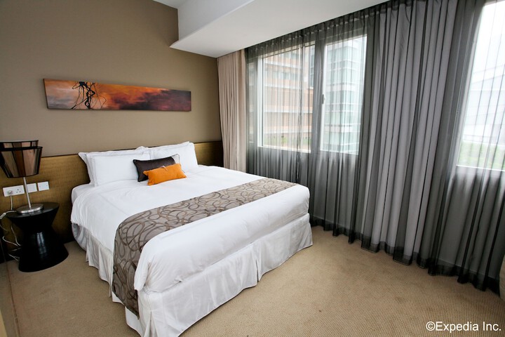 Room 3 of 34