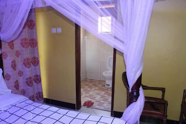 Room 4 of 24