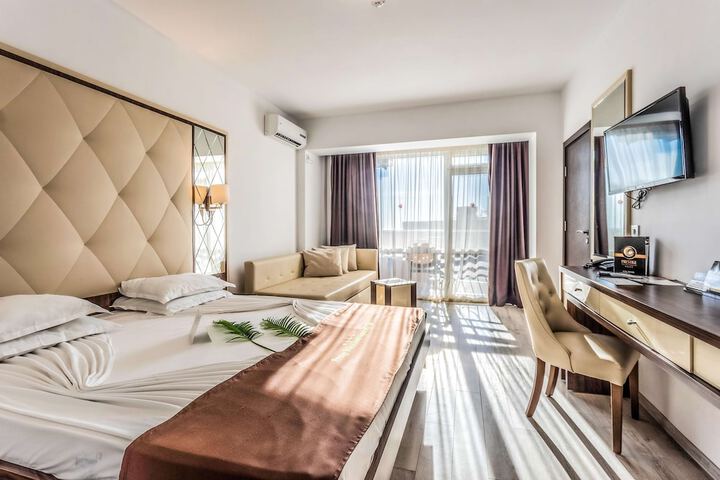 Room 45 of 318