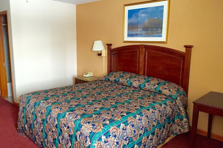 Room 12 of 16