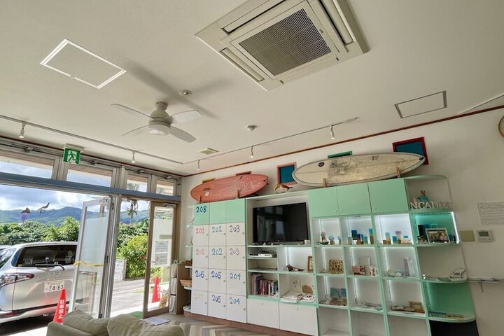Entrance & Lobby
