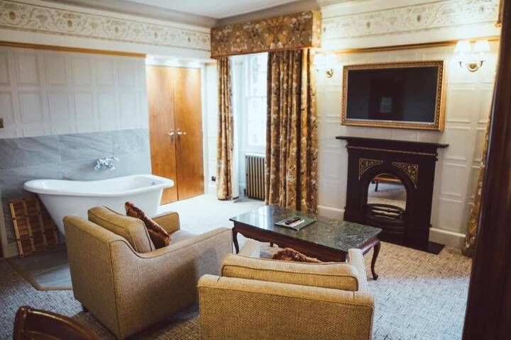 Room 16 of 50