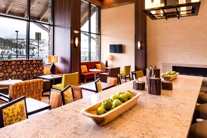Breakfast area