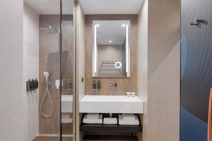 Room 19 of 29