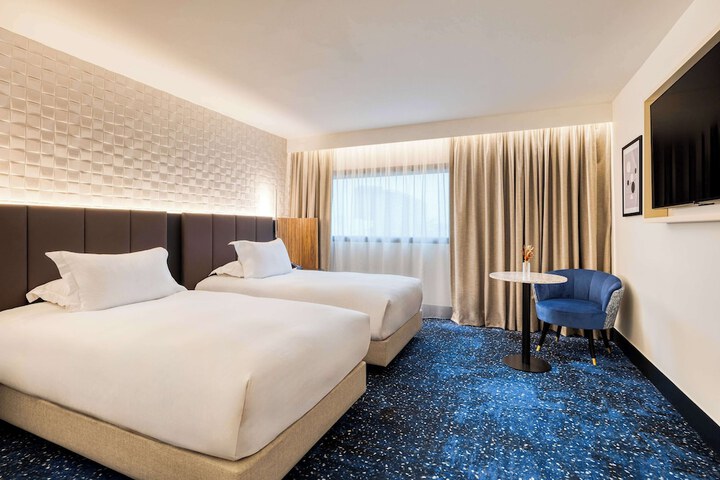 Room 36 of 153