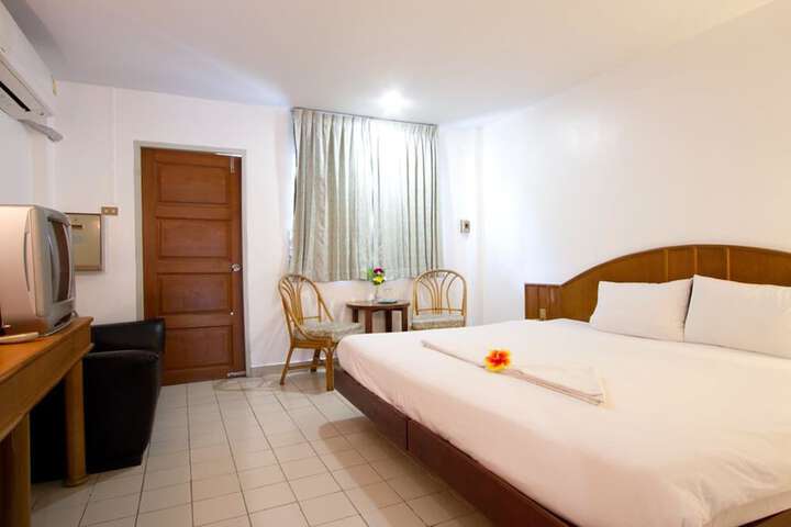 Room 3 of 45