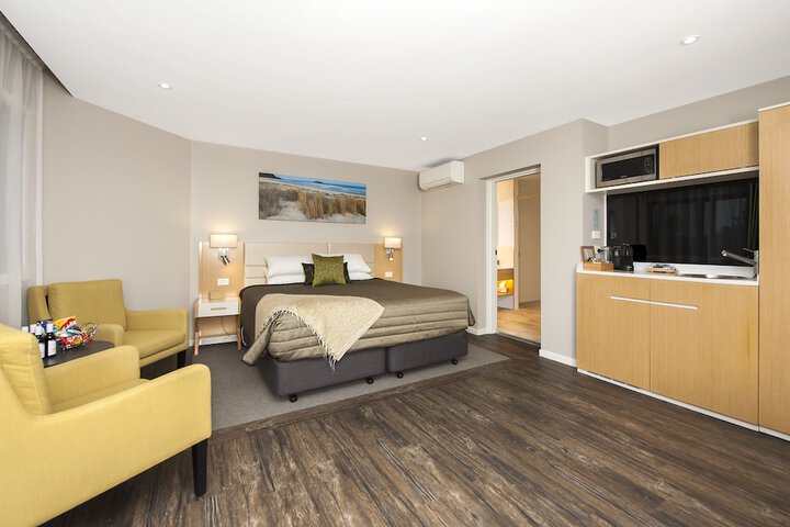 Room 13 of 63