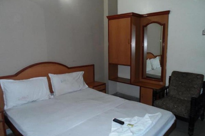 Room 8 of 21