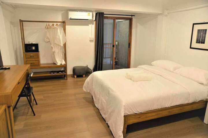 Room 2 of 22